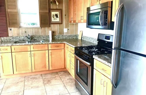 Santa Paula Apartamento | HIllside Getaway with Pool
