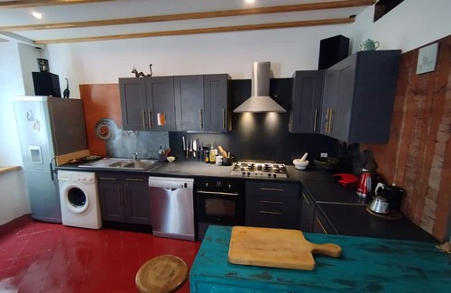 Durfort-et-Saint-Martin-de-Sossenac Apartamento | Charming apartment in the heart of the medieval village