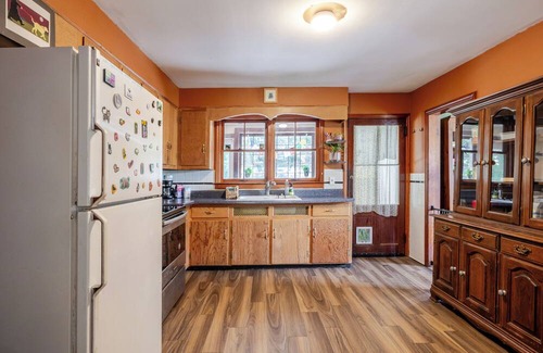 Glendale Casa | Cozy Riverfront Escape in Great Barrington - "Whiskers on the Water"