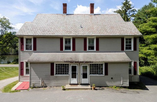 Glendale Casa | Cozy Riverfront Escape in Great Barrington - "Whiskers on the Water"