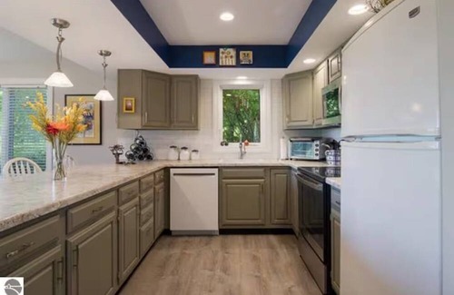 Kewadin Casa | 🍁 A-Ga-Ming 2BR Escape | Torch Lake Views + Golf ➠ 755