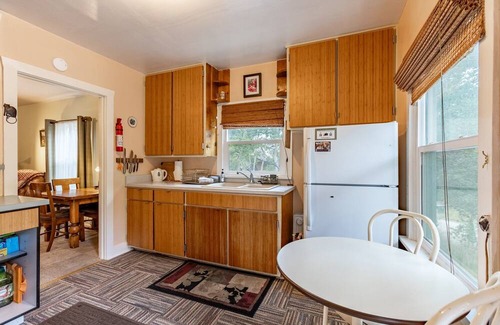 Garfield Cabaña | Papa's Cottage- Dog Friendly- Close to Monarch
