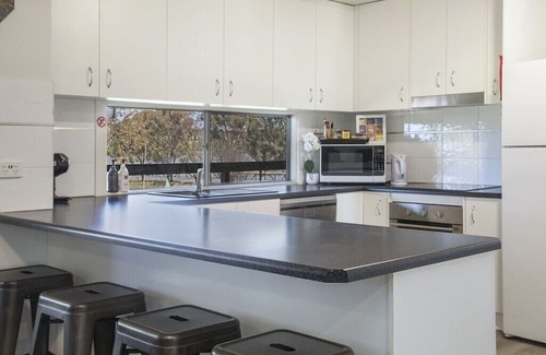 Pellaring Flat Casa | 🌊 Absolute Waterfront Bliss – Pet Friendly Family Shack to Ski, Fish & Relax