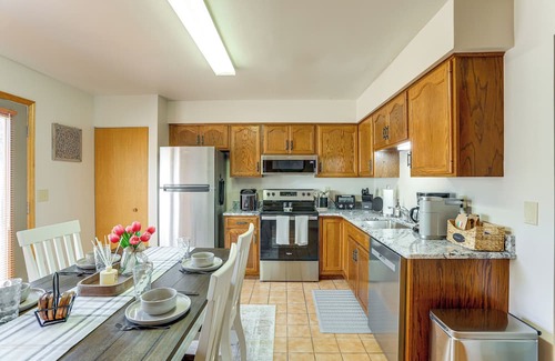 Clearfield Casa | Convenient Townhome 1 Mi to Dtwn Clearfield