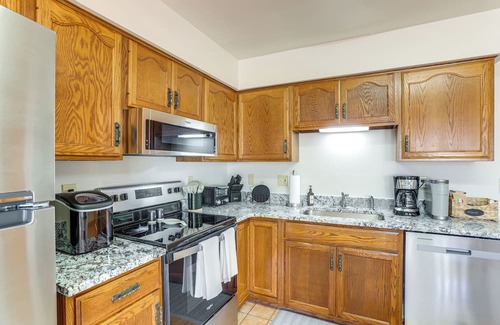 Clearfield Casa | Convenient Townhome 1 Mi to Dtwn Clearfield