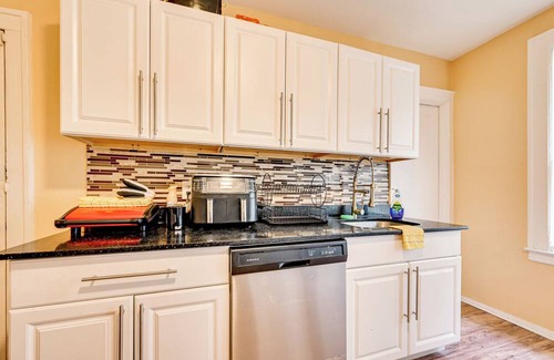 Hartford Condominio | Convenient Hartford Condo < 2 Mi to Dtwn!