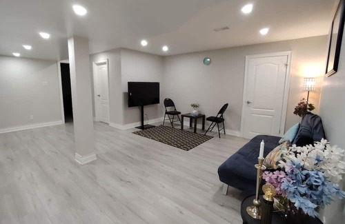 Markham Casa | 1 bedroom private Basement suite in the Heart of Markham