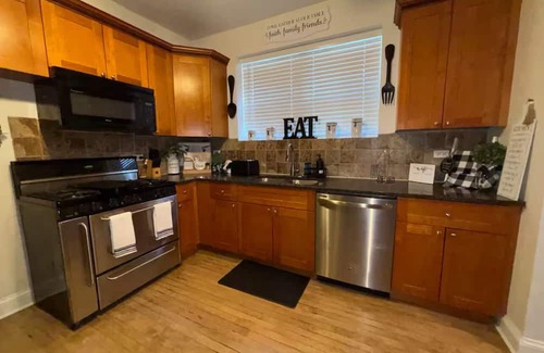 Berwyn Casa | in Berwyn - 3 bedrooms available