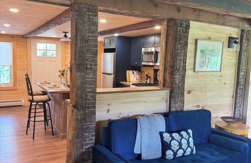 Prattsville Casa | 1880s 2-bedroom Farmhouse at Bearpen Mtn