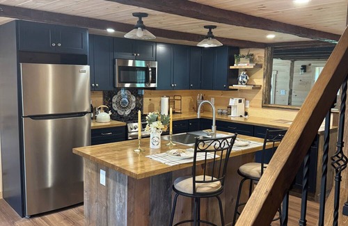 Prattsville Casa | 1880s 2-bedroom Farmhouse at Bearpen Mtn