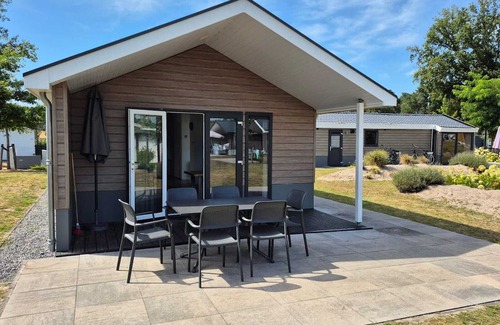 Rauw Casa | Detached 3 bedroom waterfront bungalow