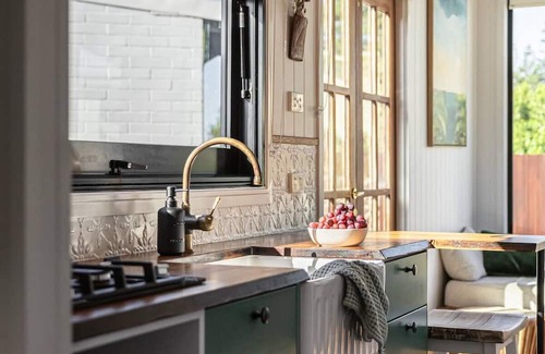 Castletown Casa | Folktales Rest - Unique Stay