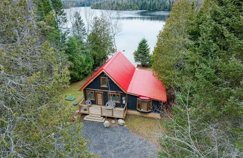 Nominingue Chalet De Esquí | Forest & kayak family cottage