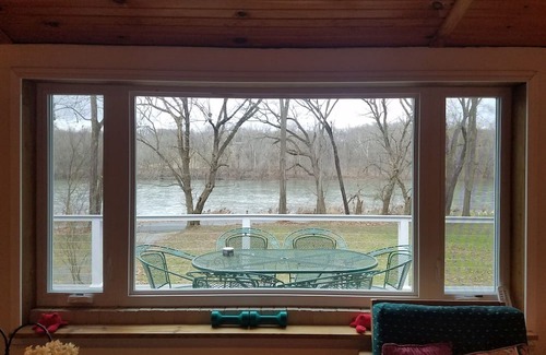 Shepherdstown Casa | The River House: Charming 2-bedroom home on riverfront in Shepherdstown