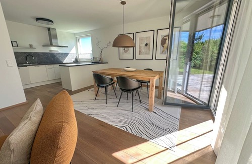 Seekirchen am Wallersee Apartamento | Premium Apartments "VERWEILZEIT" – 3-bedroom, garden, fully equipped & parking