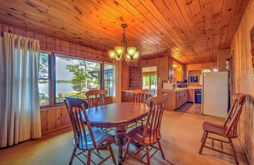 Webster Cabina | Sunset Bay: Birch Island Lake w/dock, sandy beach