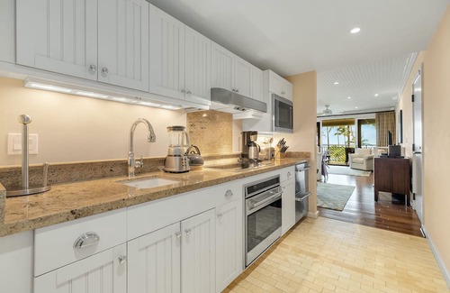 Kahuku Villa | Villa 305-306 OceanView Turtle Bay Beachfront