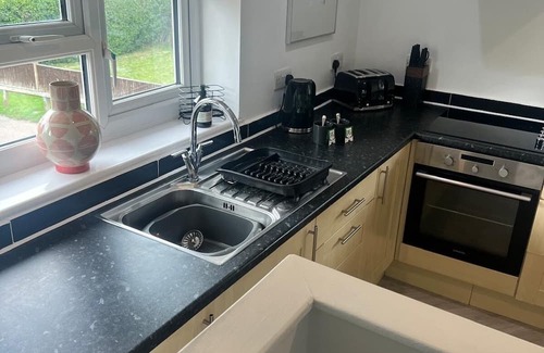 Horley Apartamento | 2 Bed Near Gatwick with Parking