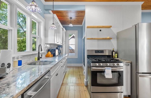 Reading Apartamento | New England Historic Charm Meets Modern Style in the North Shore