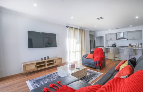 Bennett Springs Casa | Spacious Modern Family Home Close to Swan Valley