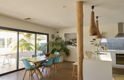North Coogee Casa | Casa de Praia - Coastal Luxury in North Coogee