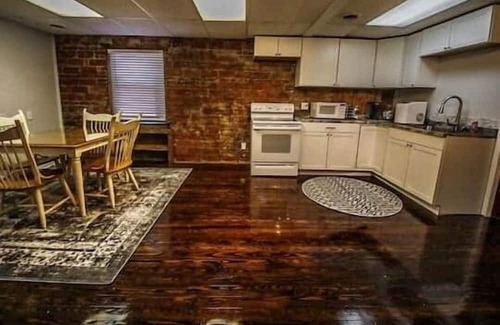 Fourmile Apartamento | Historic Charm: 5 Star Comfort