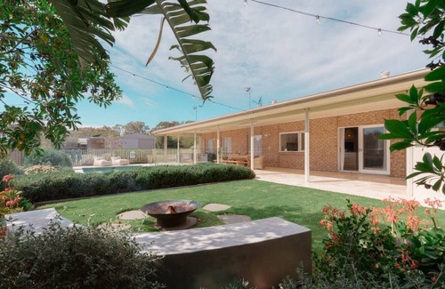 McLaren Flat Casa | Olea House~McLaren Vale group retreat~Pool~Firepit