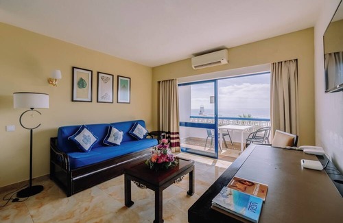Oura Hotel | Beachfront 5-Star Hotel with Indoor & Outdoor Pool! 3 Spacious Units w/Kitchens