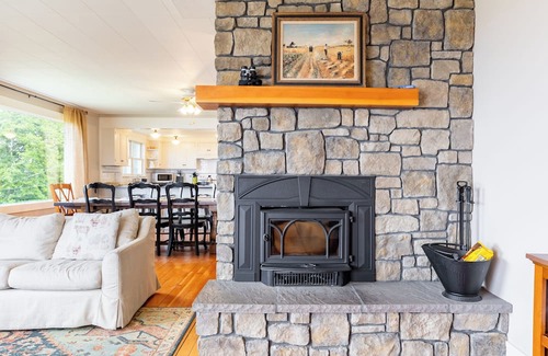 Maxwelton Casa | Private Beach Access + Water Views! | Sleeps 18, Historic 6BDR Farmhouse w/Deck