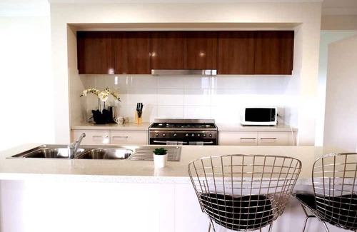 Kellyville Casa | Kellyville Modern & Stylish House for family &work