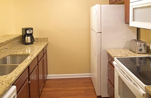 Berkeley Complejo | 2 bdrm with full kitchen