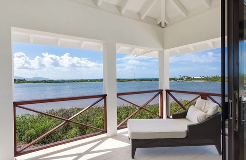Rendezvous Bay Villa | Spacious 5-Bedroom Villa, Walk to Rendezvous Bay Beach