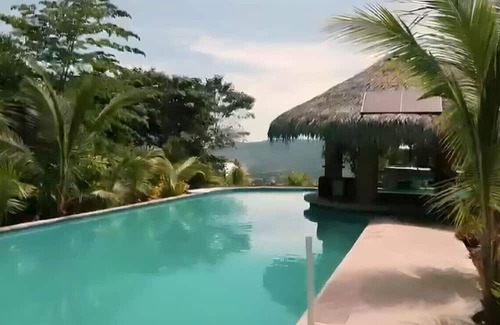 Puerto López Villa | Nature Escape Villa | Pool, Jacuzzis & Pet-Friendly Stay