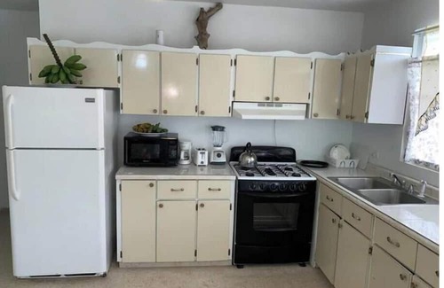 Anasco Apartamento | Elena's WhiteHouse #4 Anasco PR