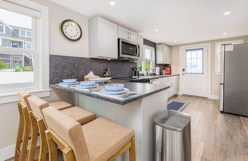 Sagamore Beach Casa | New Sagamore Beach House 2BR on Private Road
