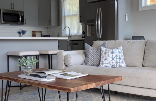 Langford Casa | Contemporary 3 bedroom retreat near Langford Lake, sleeps 6 guests, 2 full baths