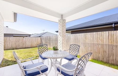 Logan Reserve Casa | Modern 3BR Family Home | Near Shops &Easy Brisbane