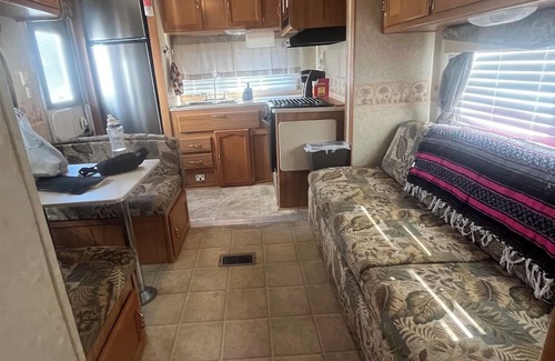 Cameron Alquiler De RV | Nice campground with AC in charming Cameron next to beach and LNG plant.