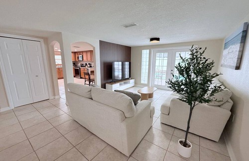 Regency Park Casa | Wonderful 3-bedroom house with Pool in Port Richey