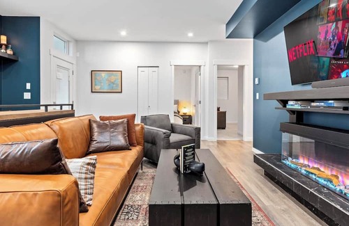 Burke Mountain Condominio | 2 Bedroom Suite with Oled TV