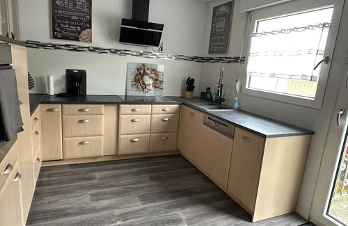 Bad Boll Apartamento | Spacious apartment quiet location near A8 spa town in cul-de-sac large parking area