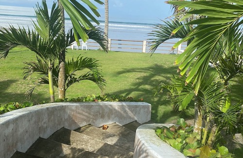 Las Nunez Casa | House by the sea, with large gardens, private, comfortable, for 11 people.