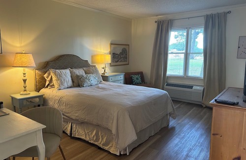 Lavonia Hotel | The Inn at Southern Oaks located in Historic Lavonia, GA, close to Lake Hartwell