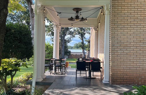 Lavonia Apartamento | The Inn at Southern Oaks located in Historic Lavonia, GA, close to Lake Hartwell