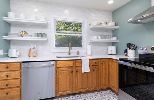 Winterset Casa | The Little Brick House - Walkable to the Square Dining & Shopping