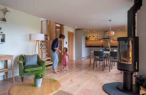 Westbrook Court Cabaña | Cedar Lodge - Luxury Cottages