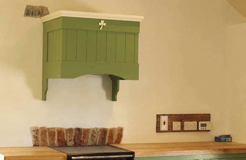 Newry Casa | Jackdaw Cottage, fully restored traditional Irish cottage
