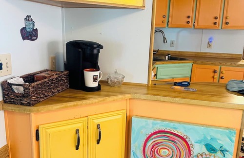 Astor Cabaña | Charming 1-bedroom in Astor direct St Johns River,with Boat Dock.