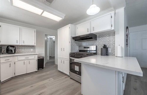 Groves Casa | 4 bedroom home in Groves with pool