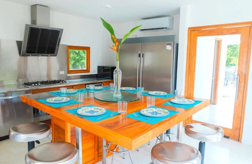 Playa Blanca Casa | Spacious 5-bedroom luxury villa with pool, golf view & Steps from the beach.
